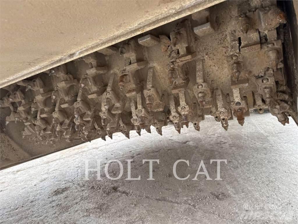 CAT RM400 CAB Asfalta savācējs