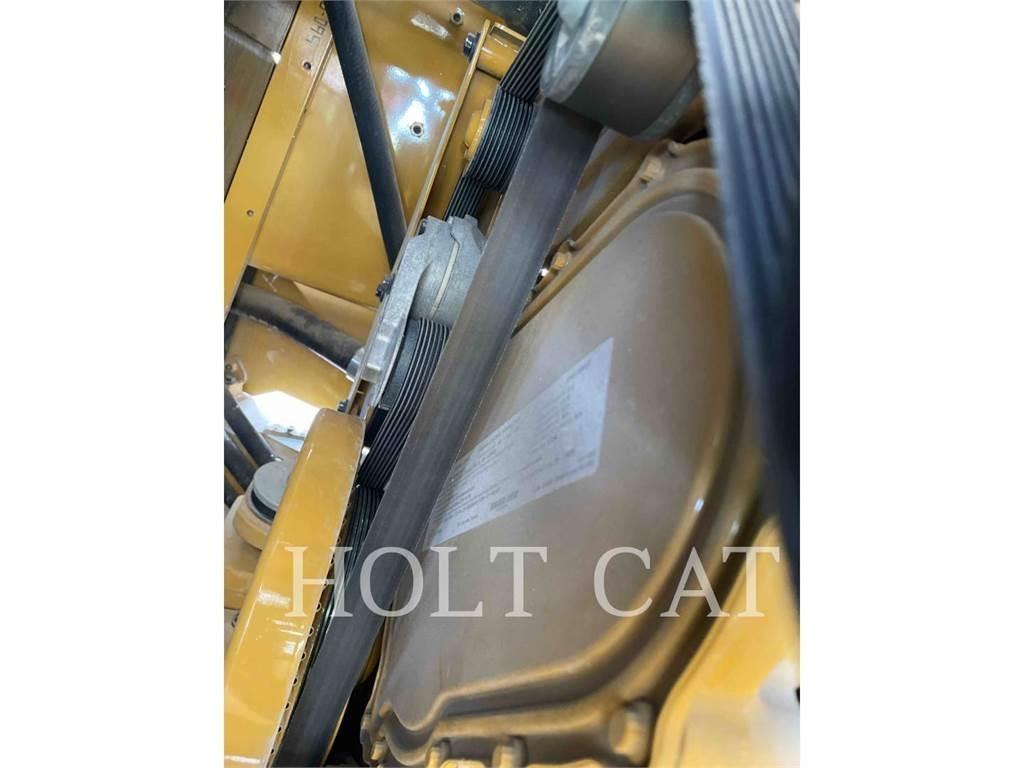 CAT RM400 CAB Asfalta savācējs