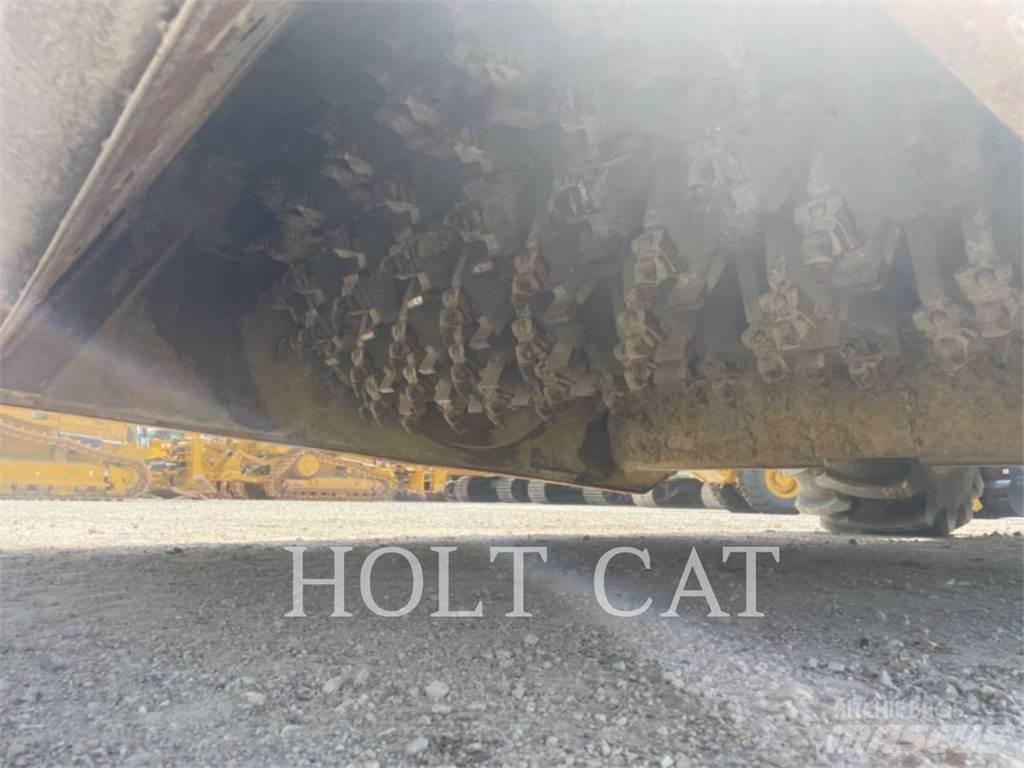 CAT RM400 CAB Iekrāvēji uz riteņiem
