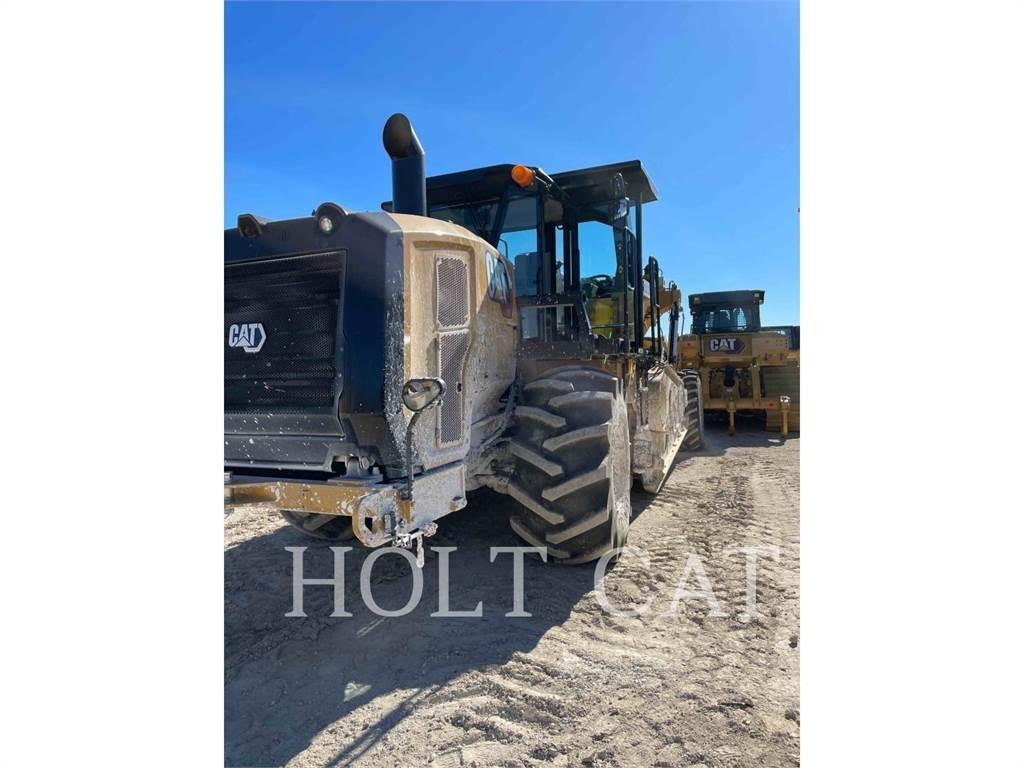 CAT RM400 CAB Asfalta savācējs