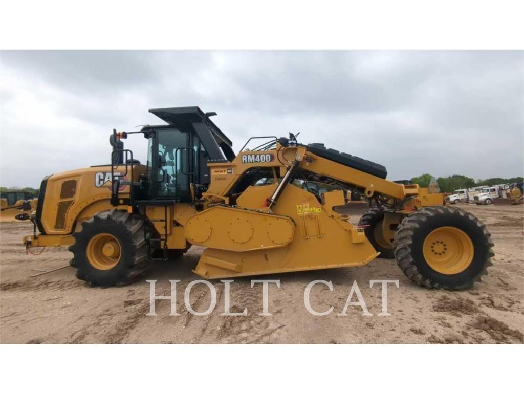 CAT RM400 CAB Asfalta savācējs