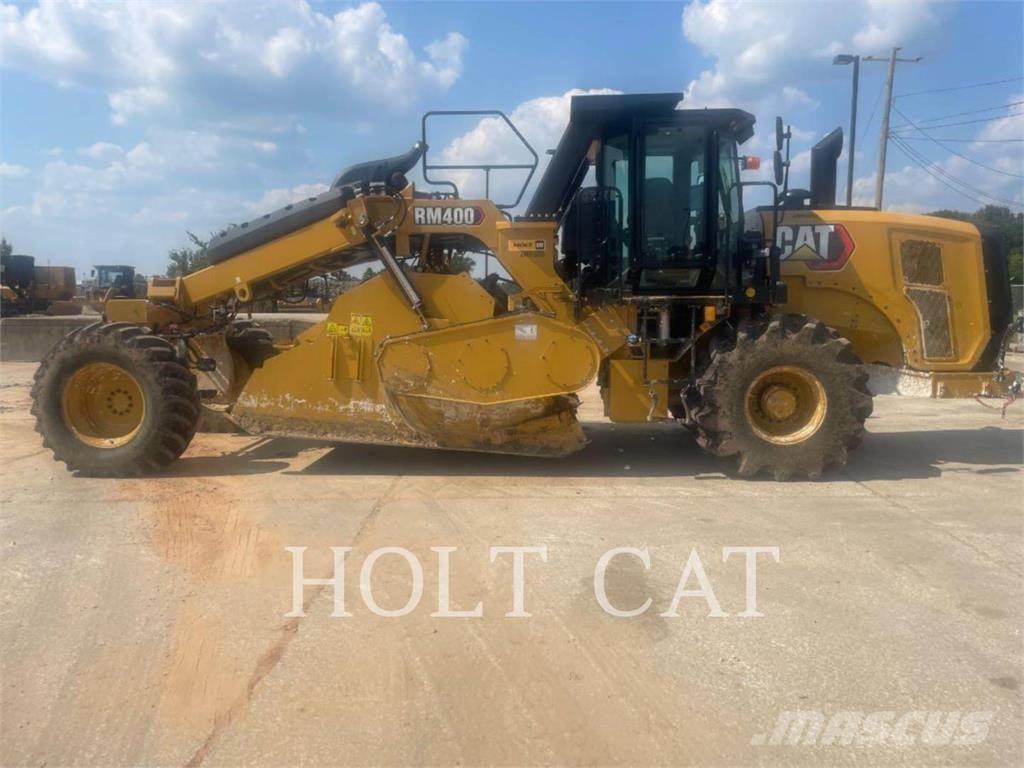 CAT RM400 CAB Asfalta savācējs