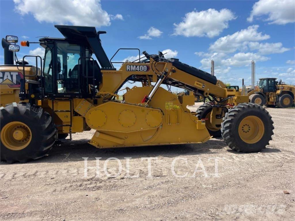 CAT RM400 CAB Asfalta savācējs