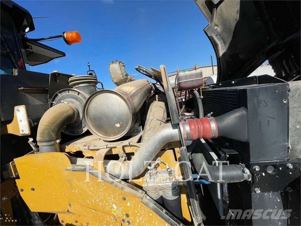 CAT RM400 CAB Asfalta savācējs