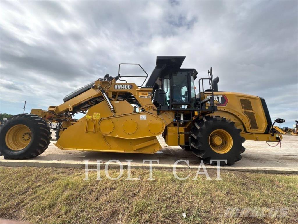 CAT RM400 CAB Asfalta savācējs
