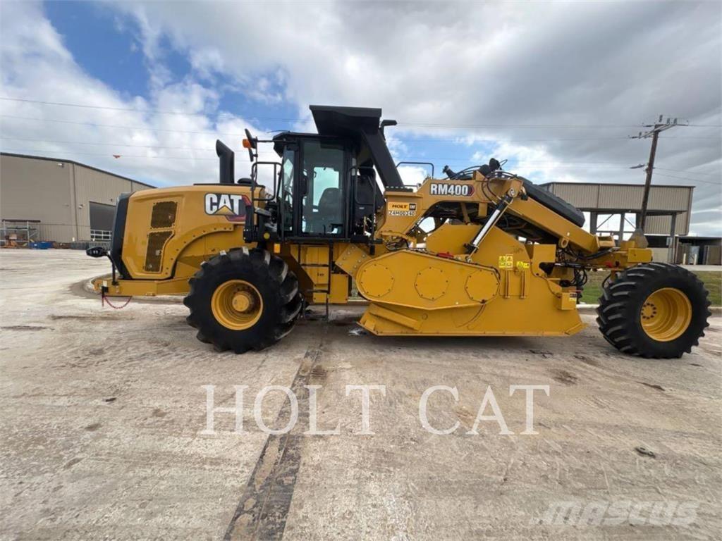 CAT RM400 CAB Asfalta savācējs