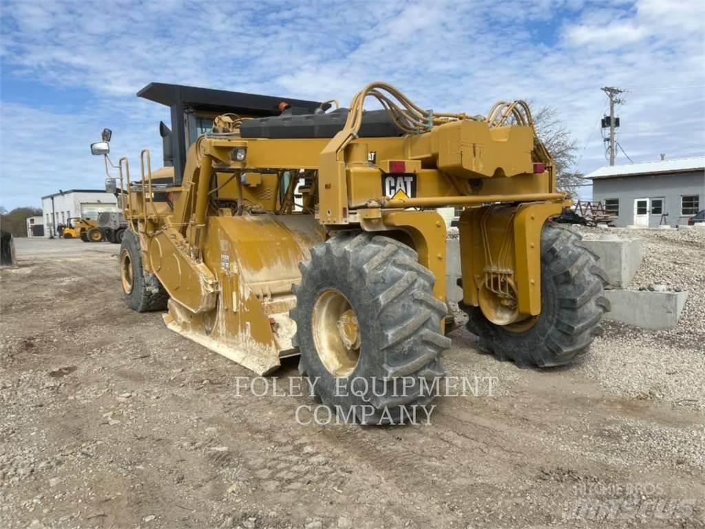 CAT RM500 Asfalta klājēji