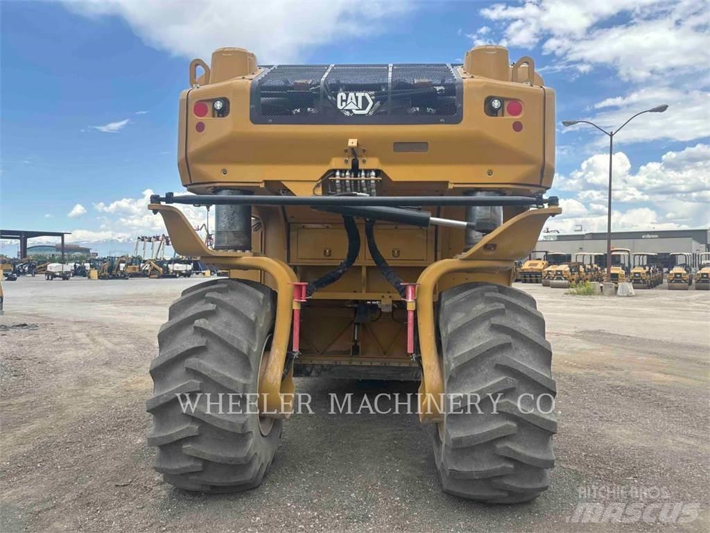 CAT RM800 Asfalta savācējs