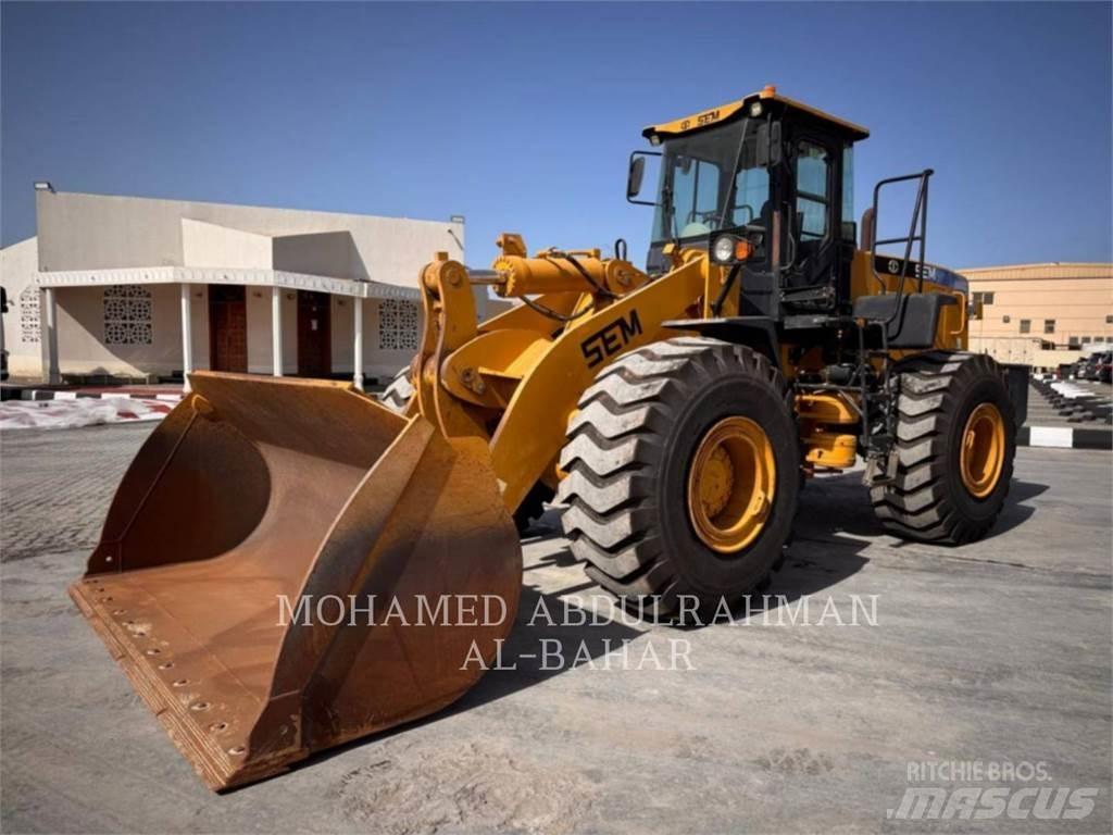 CAT SEM660D Iekrāvēji uz riteņiem
