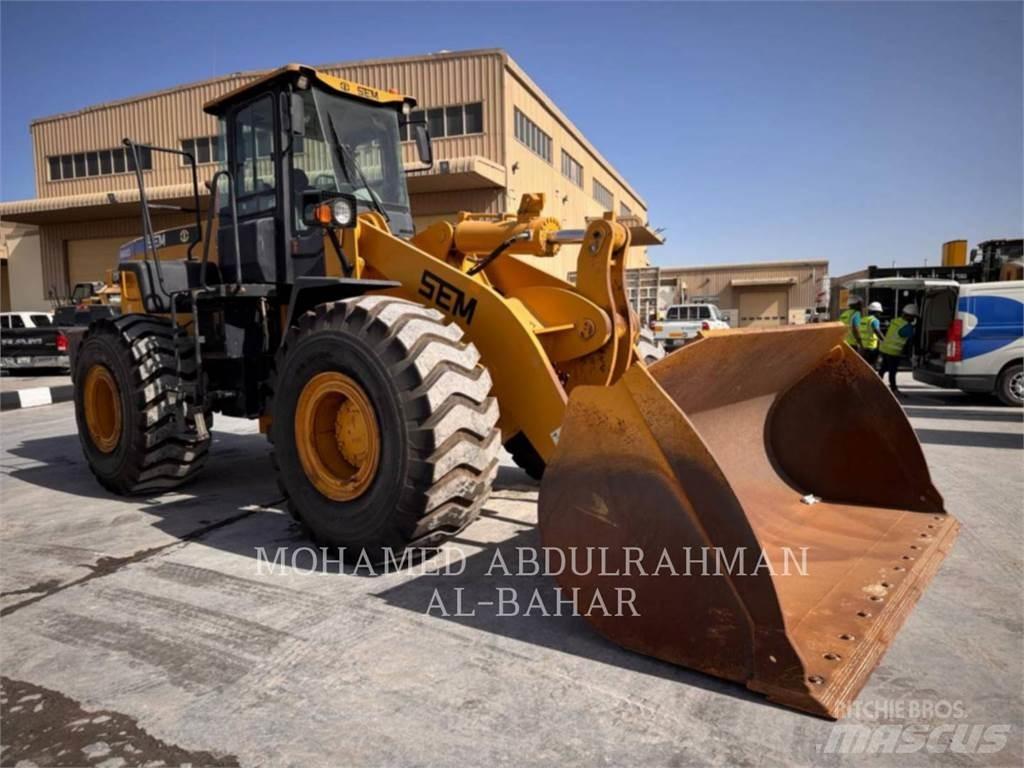 CAT SEM660D Iekrāvēji uz riteņiem