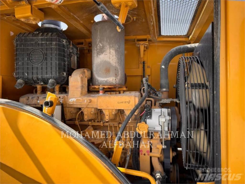 CAT SEM660D Iekrāvēji uz riteņiem