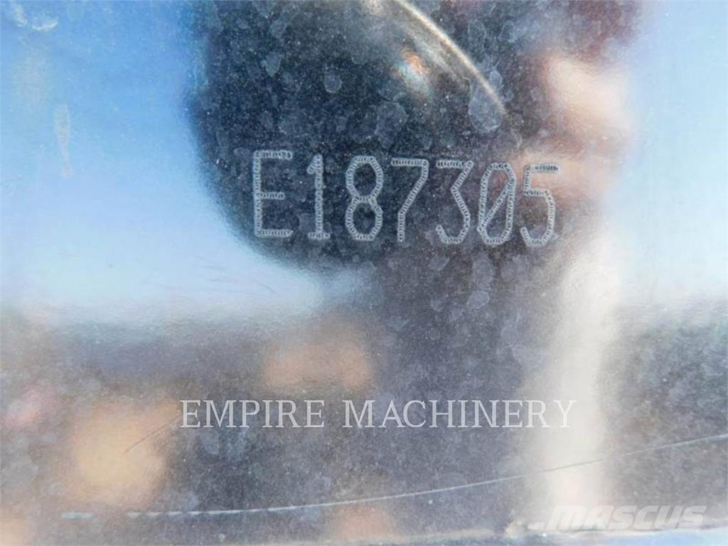 CAT SSL-LR116 Dakšas