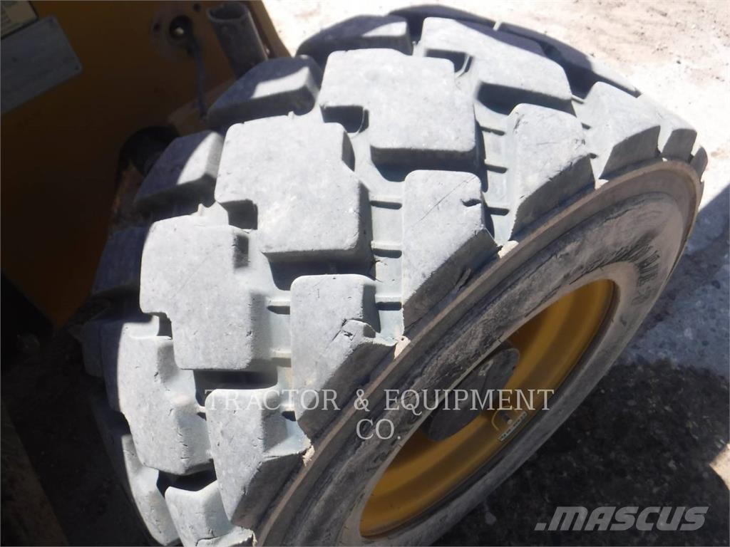 CAT TH255 Teleskopiskie manipulatori