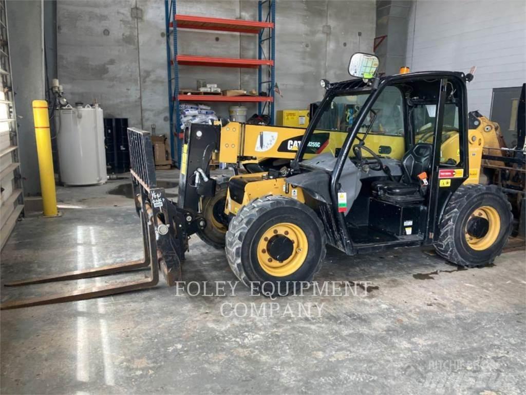 CAT TH255C Teleskopiskie manipulatori
