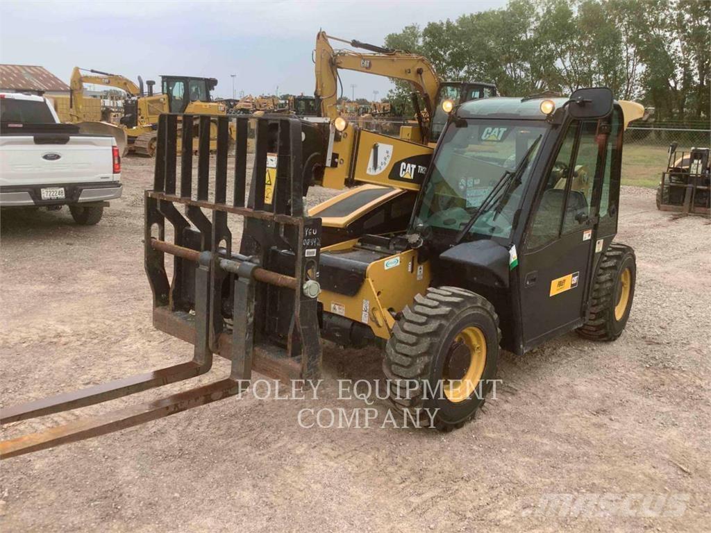 CAT TH255C Teleskopiskie manipulatori