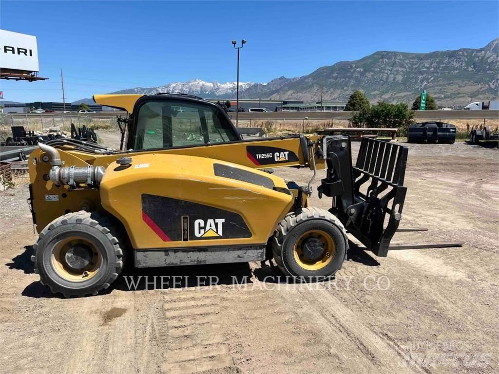 CAT TH255C CB Teleskopiskie manipulatori