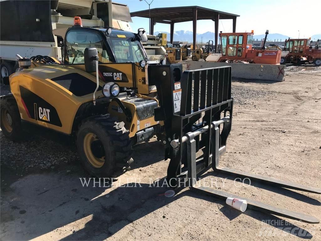 CAT TH255C CB Teleskopiskie manipulatori