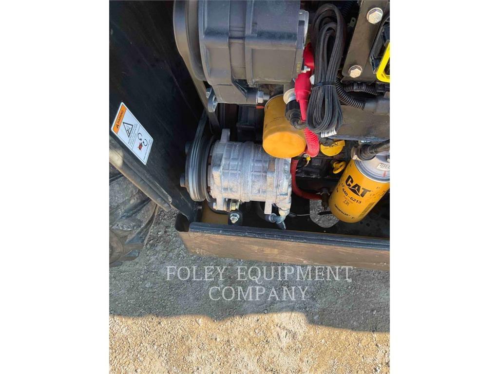 CAT TH255CC Teleskopiskie manipulatori