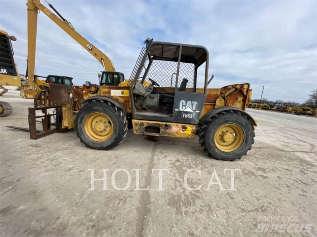 CAT TH63 Teleskopiskie manipulatori