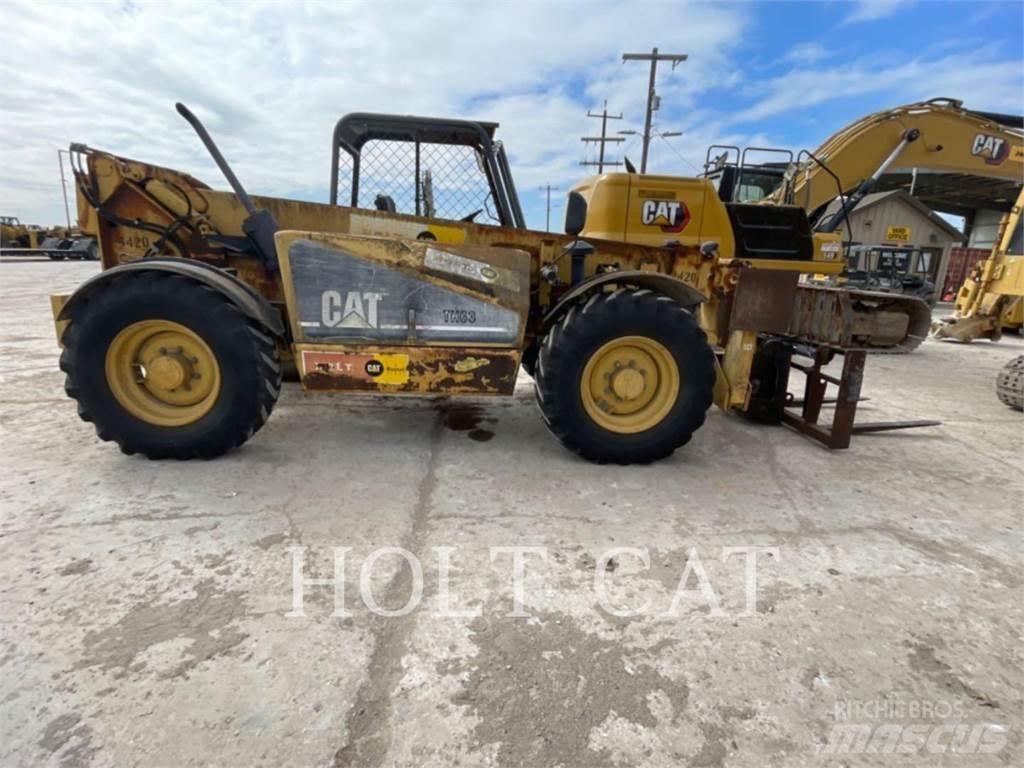 CAT TH63 Teleskopiskie manipulatori