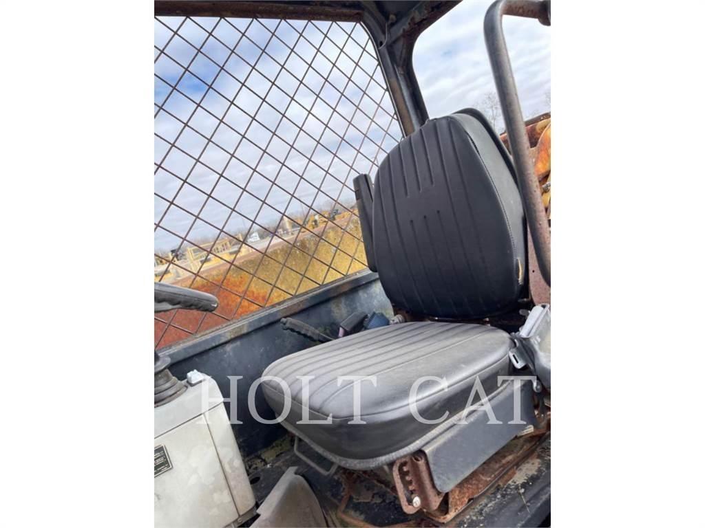 CAT TH63 Teleskopiskie manipulatori