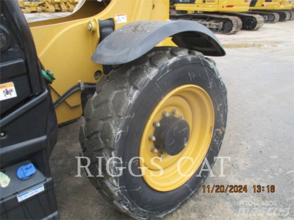 CAT TL1055D Teleskopiskie manipulatori
