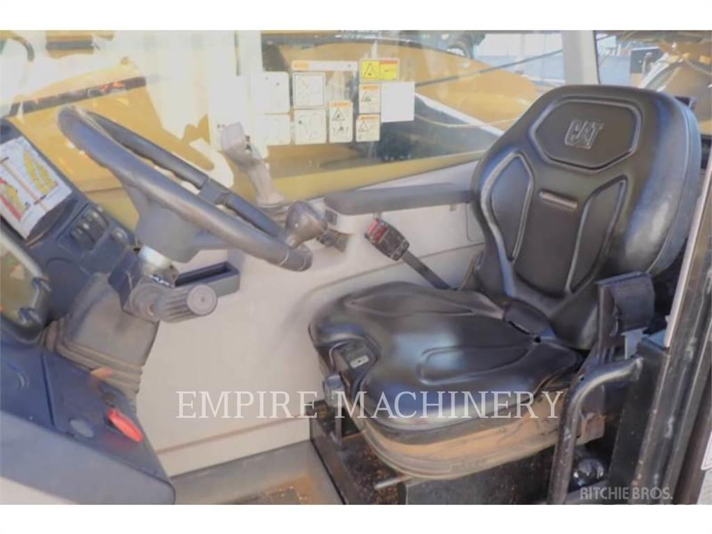 CAT TL1055D Teleskopiskie manipulatori