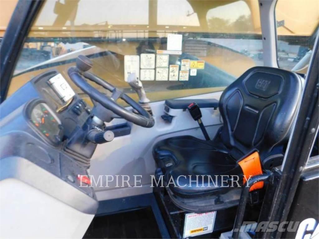 CAT TL1055D Teleskopiskie manipulatori