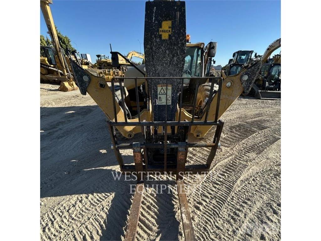 CAT TL1055D Teleskopiskie manipulatori