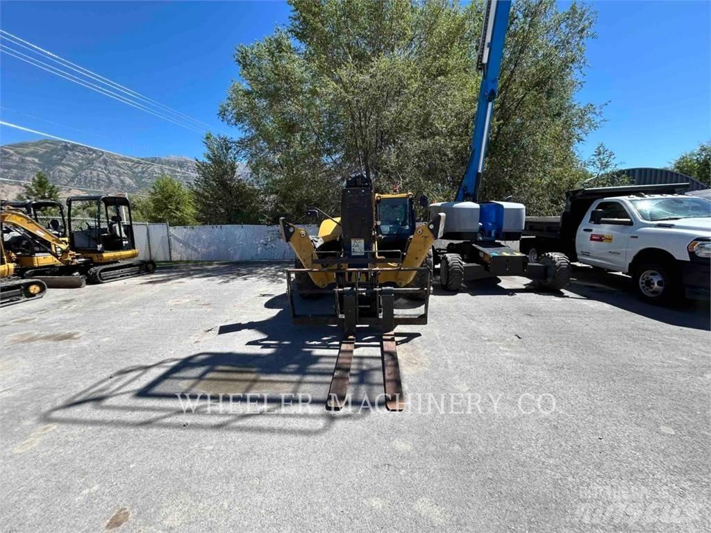 CAT TL1055D CB Teleskopiskie manipulatori