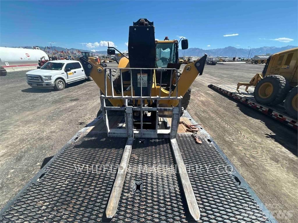 CAT TL1055D CB Teleskopiskie manipulatori