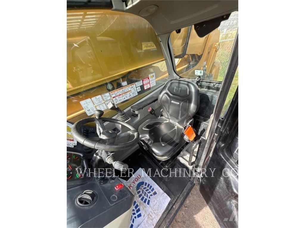 CAT TL1055D CB Teleskopiskie manipulatori