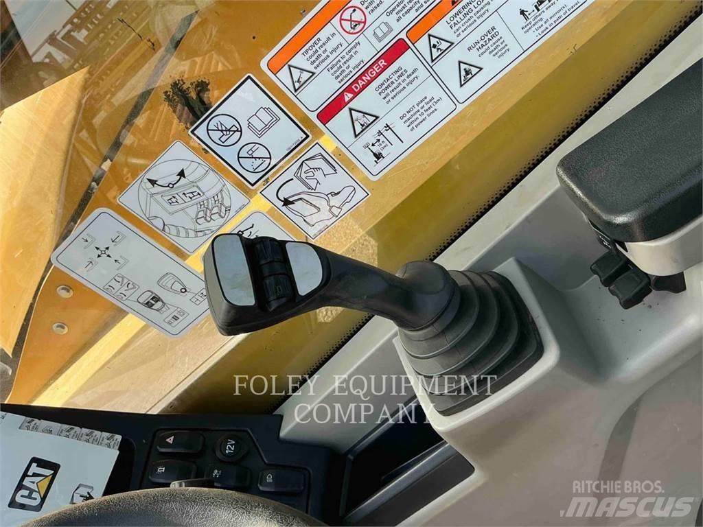 CAT TL1255-05C Teleskopiskie manipulatori