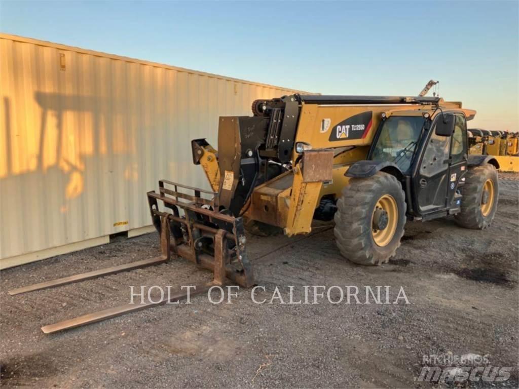 CAT TL1255D Teleskopiskie manipulatori