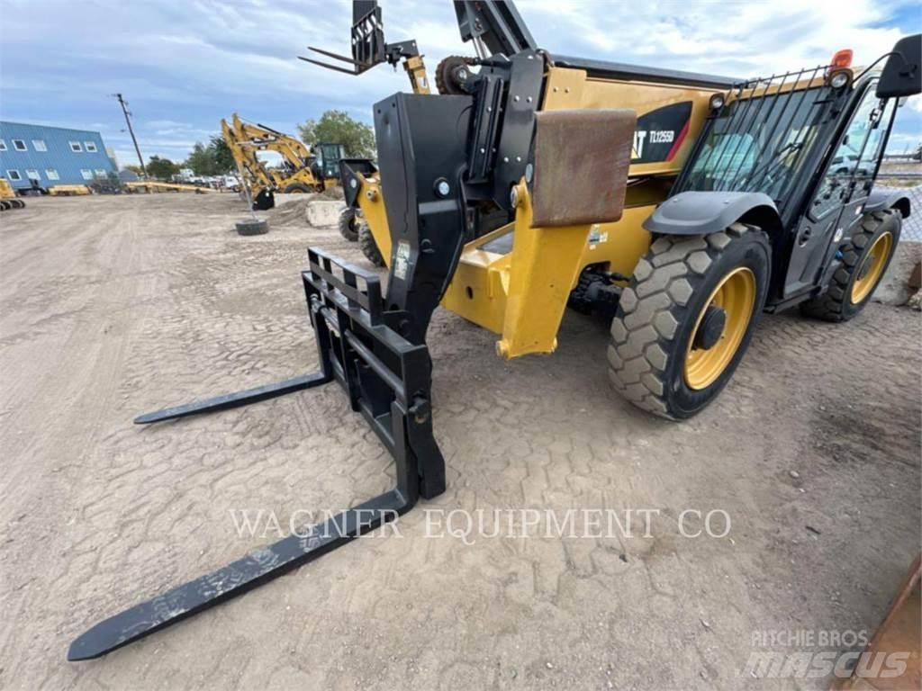 CAT TL1255D Teleskopiskie manipulatori