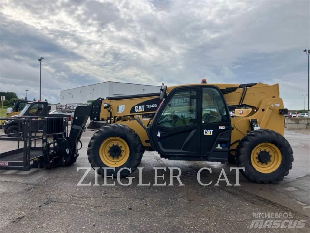 CAT TL642C Teleskopiskie manipulatori