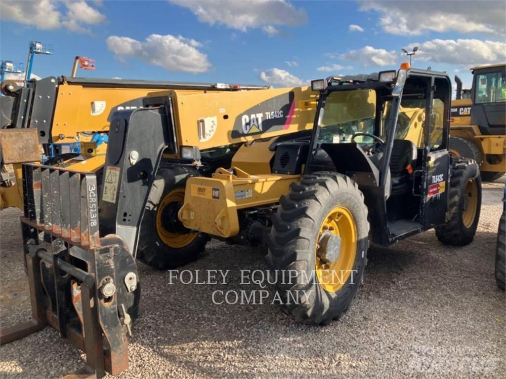 CAT TL642CO Teleskopiskie manipulatori