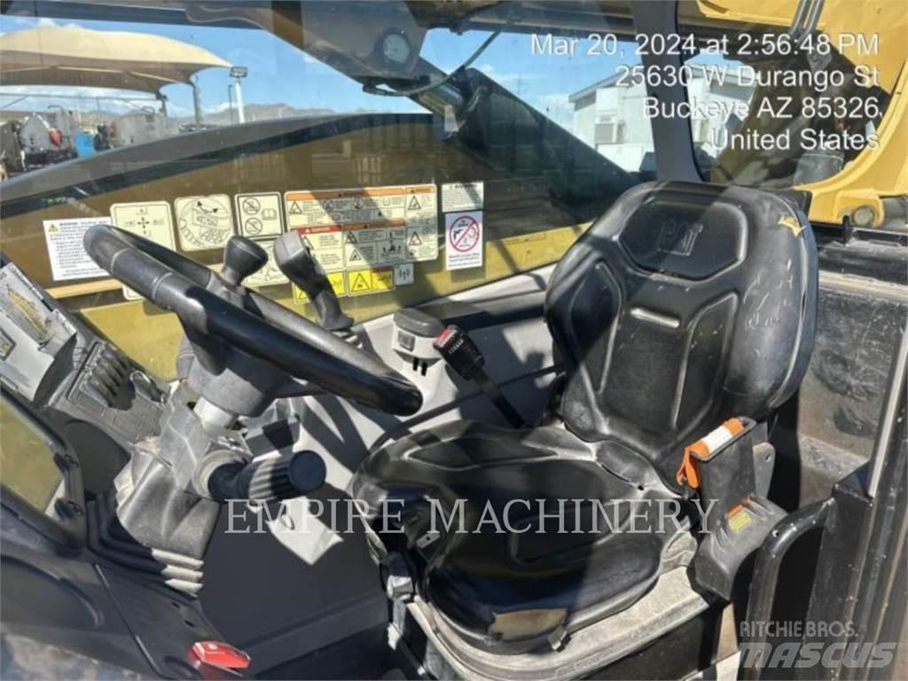 CAT TL642D Teleskopiskie manipulatori