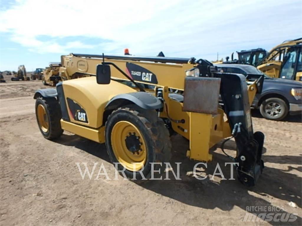 CAT TL642D Teleskopiskie manipulatori