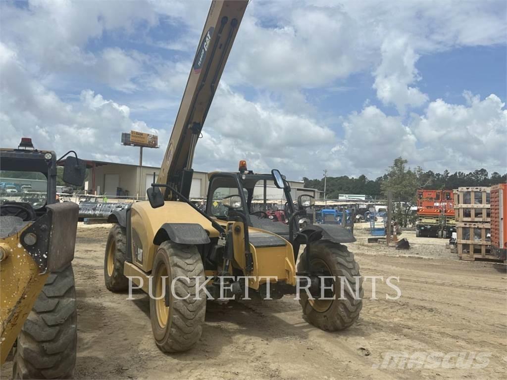 CAT TL642D Teleskopiskie manipulatori