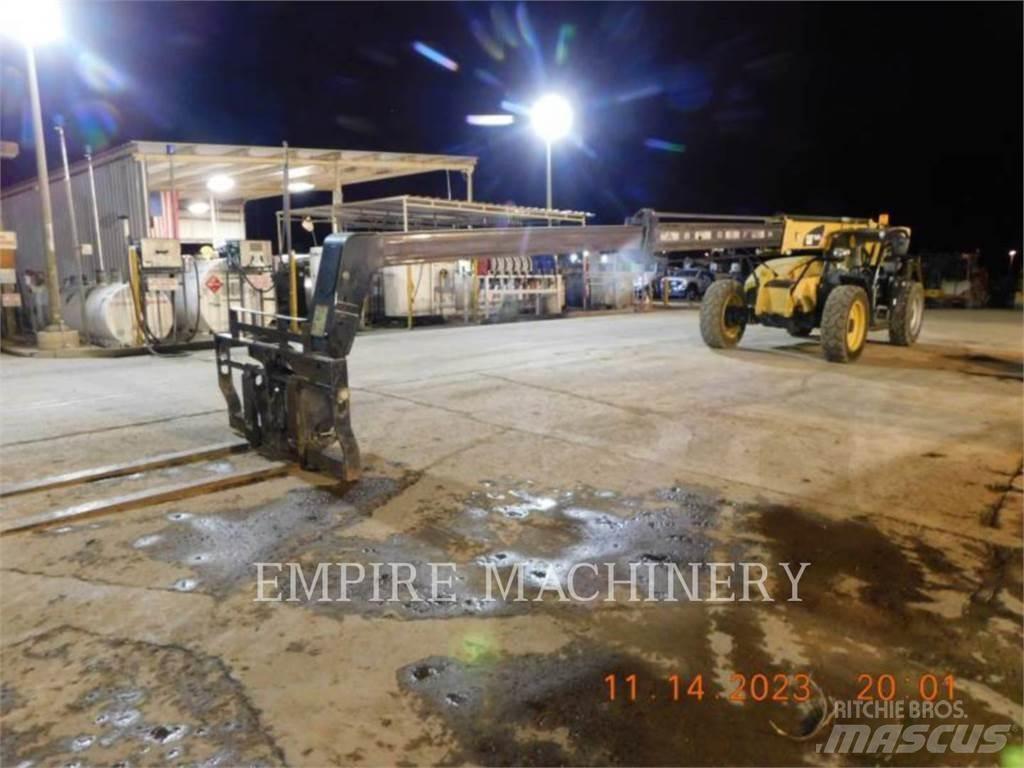 CAT TL642D Teleskopiskie manipulatori