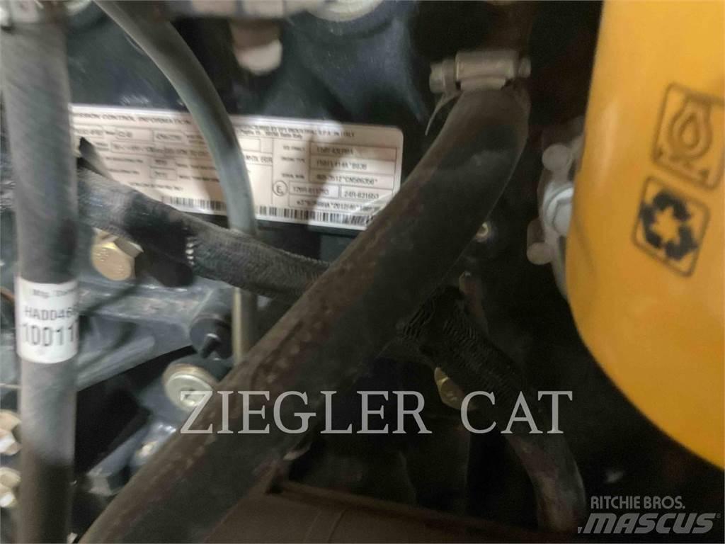 CAT TL642D Teleskopiskie manipulatori