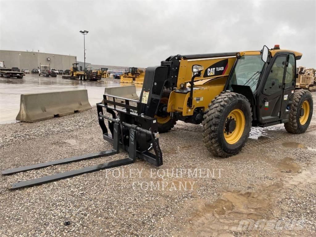 CAT TL642DC Teleskopiskie manipulatori