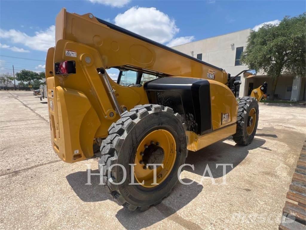 CAT TL943 Iekrāvēji uz riteņiem