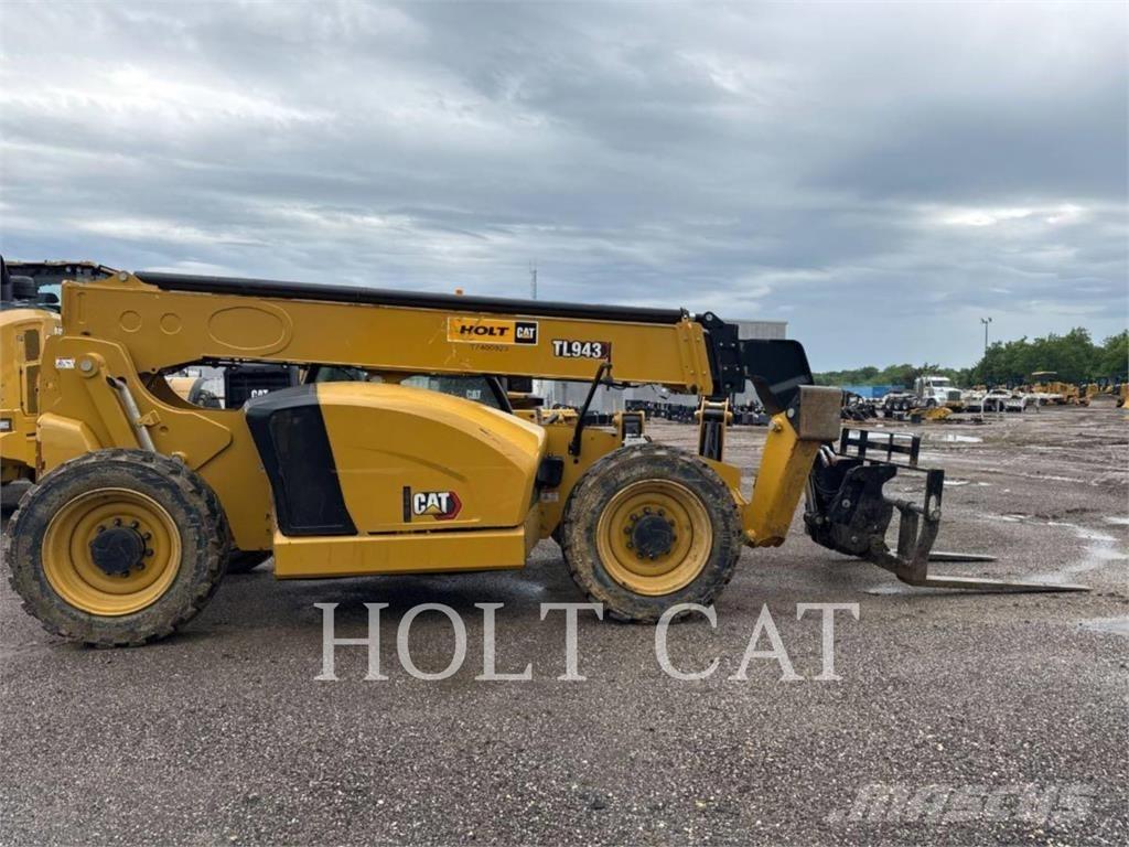 CAT TL943 Teleskopiskie manipulatori