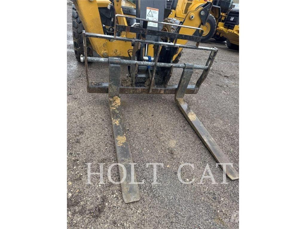 CAT TL943 Teleskopiskie manipulatori