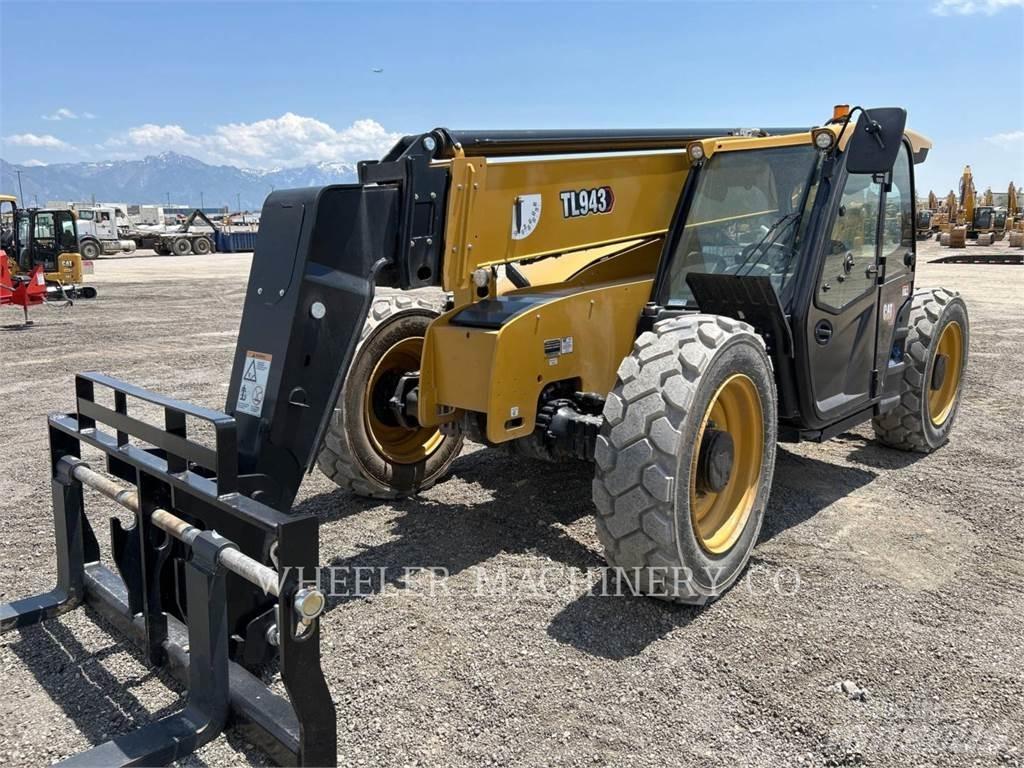 CAT TL943 CB Teleskopiskie manipulatori