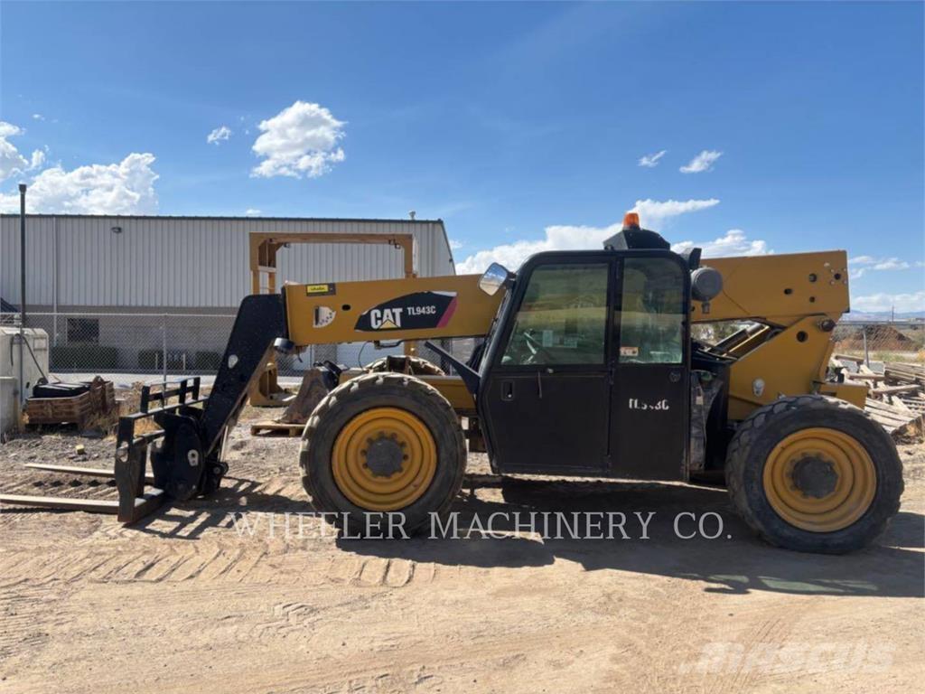 CAT TL943C CAB Teleskopiskie manipulatori