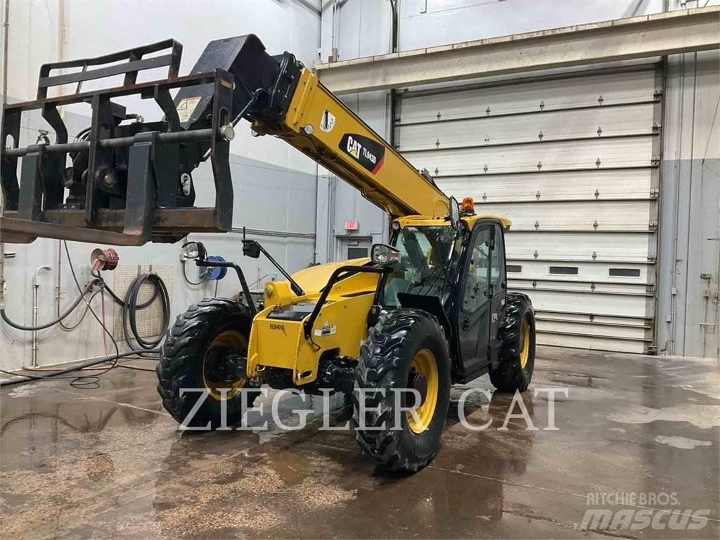 CAT TL943D Teleskopiskie manipulatori