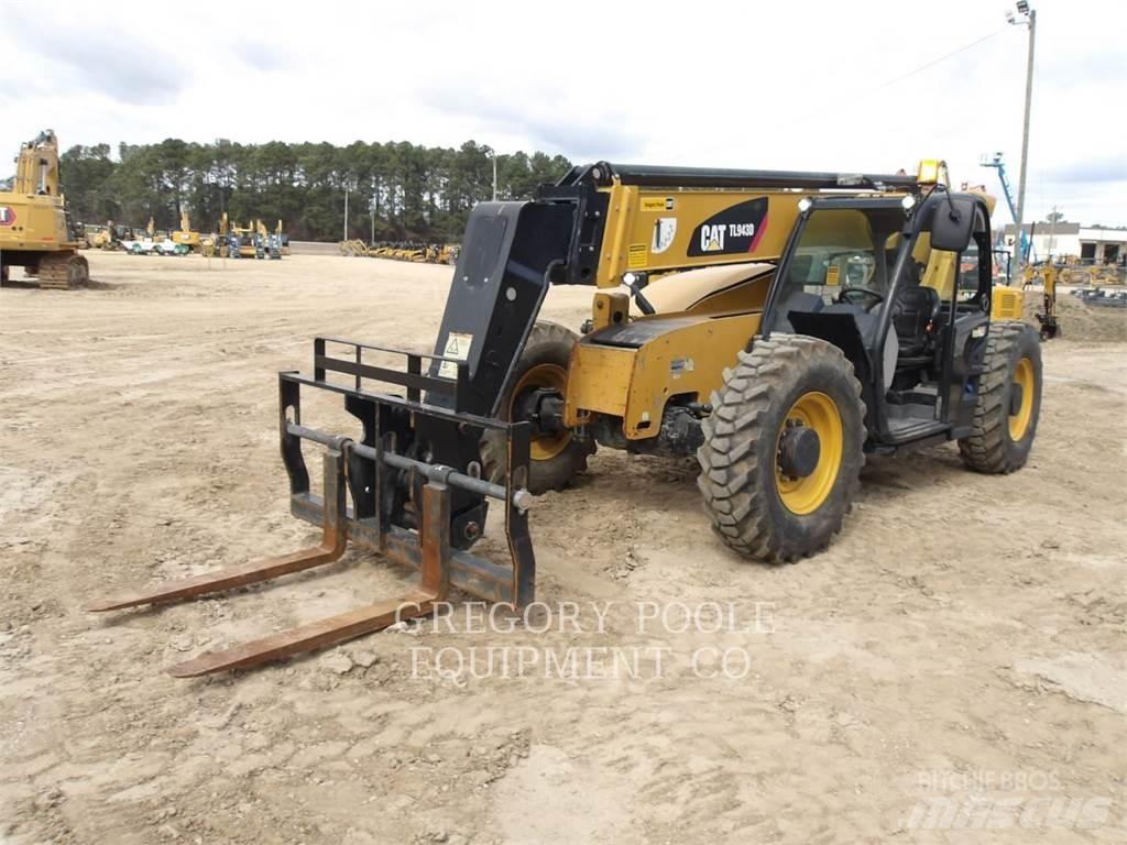 CAT TL943D Teleskopiskie manipulatori